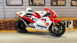 Honda NSR V500 1998 Shell Advance Racing Team No58 Felisberto Teixeira made by Vitesse scale 124 [upl. by Ateinotna423]