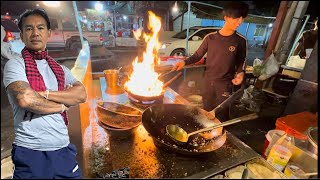 Street food by Pochentong Airport ញ៉ាំម្ហូបតាមផ្លូវនៅពោធិចិនតុង​ [upl. by Akimaj]