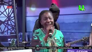 Wooooowoowoow  DORCAS APPIAH PERFORMS KYEREME WAKWAN ON UNITED SHOWBIZ WITH LEGENDS IN GOSPEL [upl. by Deron609]