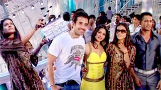 quotOne Two Threequot Film Muhurat  Kajol Esha Deol Tusshar Kapoor [upl. by Eibbor543]