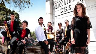 Canzoniere Grecanico Salentino  Munti munti [upl. by Gutow]