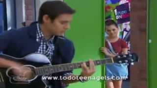 Violetta 2  Violetta ve el beso de Leon y Lara  Capitulo 34 [upl. by Acima]