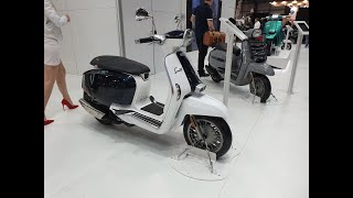 LAMBRETTA V125 SPECIAL BICOLOR Eicma motor show 2019 [upl. by Jimmie]