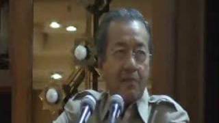 Tun Dr Mahathir quotbuuooquot to Nazri [upl. by Olimpia]