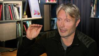 ANOTHER ROUND Mads Mikkelsen full Interview DER RAUSCH  spricht deutsch  drinking alcohol movie [upl. by Eggleston]