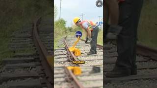 Treni Raydan Çıkaran Cihaz 🚂 🛤️ 😲 [upl. by Anerahs]