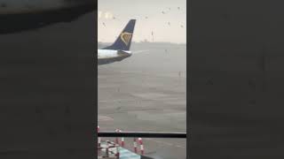 Heavy rain at Barcelona airport results in flooding and leaking ceiling [upl. by Eeralav]