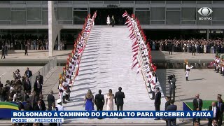 Bolsonaro sobe a rampa do Planalto e é recebido por Temer [upl. by Yrrok946]