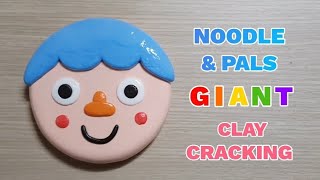 GIANT Noodle amp Pals Noodle clay cracking 거대 국수와 친구들 점토 부수기 [upl. by Nacim]