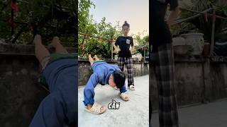 Cần chống đẩy cấp độ mấy để có thể tán đổ gái xinh funny giaitri haihuoc shorts [upl. by Alyahc734]