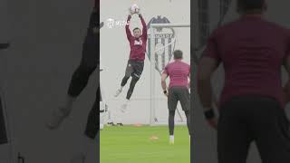 🧤 Stole Dimitrievski in action 🇲🇰 Primer día trabajando con el Valencia CF 🦇 [upl. by Zenda]