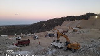 CARGANDO ROCA CON EXCAVADORA CATERPILLAR 352 [upl. by Adalai]