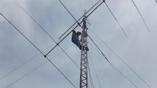 Cambiando rotor de antena Direcional en torre de más de 15metros  RADIOAFICIONADOS casa D HK5GBT [upl. by Siana]