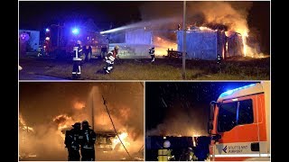 GROSSBRAND  FLF Flughafenfeuerwehr schießt 17000 Liter Wasser in die Flammen  E [upl. by Dorrej]