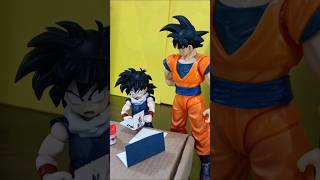 Goku ayuda a Gohan con la tarea [upl. by Ahseina429]