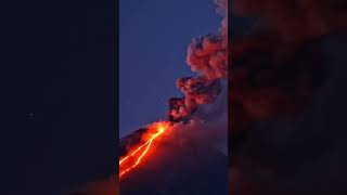 ERUPCIONES VOLCÁNICAS en 1 MINUTO 🌋 SHORTS [upl. by Utley579]