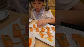 Aburi Salmon Nigiri ของโปรดของหนูยิ้มหนูแย้ม [upl. by Irrem]