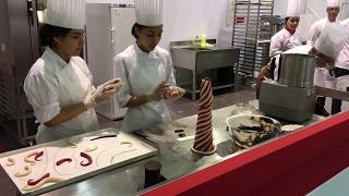 Atelier chocolat au salon gourmand de Rouen [upl. by Enilkcaj]