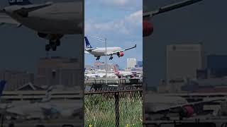 Jets Takeoff amp Landing at the Same Time Newark airport planespotting [upl. by Llebasi199]