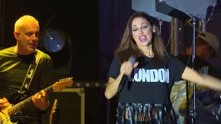 Essere una donna  Anna Tatangelo Concerto live [upl. by Neeroc]