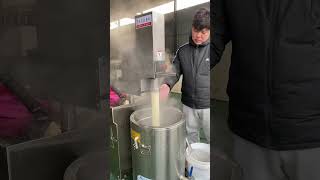 Fully automatic induction ramen machine can make 400 bowls of noodles in one hour [upl. by Murrah]