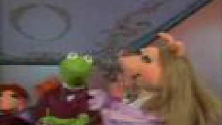 Muppet Show Kermit and Miss Piggy  I Wont Dance s2e10 [upl. by Karlene]