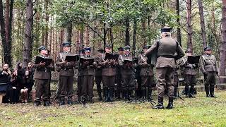 Koncert Grupy Rekonstrukcyjnej quotWrzesień 1939quot na cmentarzu wojennym w Kochanach [upl. by Anasiul]