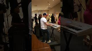 el maestro toñito piano 🎹 pianista de los hermanos rosario compartiendo en él hotel dominican fiesta [upl. by Migeon929]