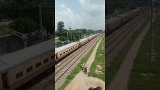 14661 Shalimar Malani express departure from bandikui junction indianrailways nwr [upl. by Lemon]