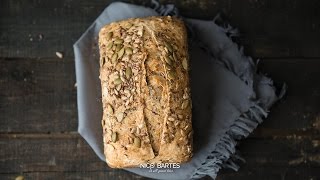 Glutenfreies Low Carb Brot Rezept ohne Mehl und viel Eiweiß [upl. by Llenrahs]