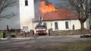 Feuerwehr  Flashover  Rauchgasdurchzündung beim Brand einer Kirche in Schweden [upl. by Akierdna883]