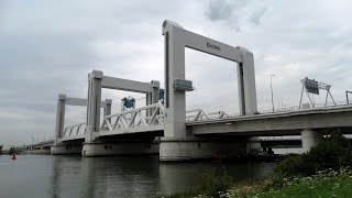 Grootste hefbrug ter wereld  Botlekbrug  Rotterdam Hoogvliet 2015 [upl. by Wesa]