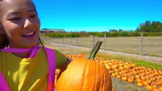 Ellie Sparkles pumpkin carving for Halloween  Halloween videos for kids [upl. by Tega]