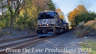 NS 30A flys through Wernersville PA with a fresh ACC leader 102323 [upl. by Emirej60]