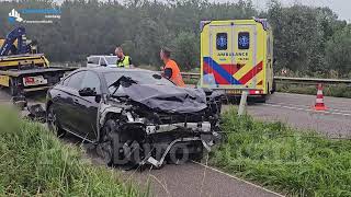 Dronken bestuurder richt ravage aan op de N214 bij Oud Alblas [upl. by Remmer995]