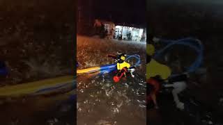 banjir semakin naik😢 AIDILLAJAK‼️ geng basikal lajak sepedadrag pengayuh2roda lajakituhobikami [upl. by Asoramla108]