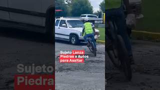 Sujeto lanza piedras a los autos para asaltarlos nmas puebla shorts [upl. by Jenelle442]